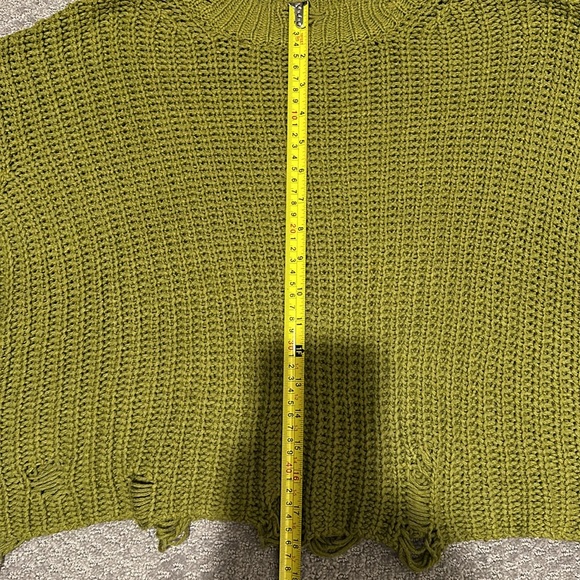 Zara Green Distressed Sweater - Picture 4 of 5